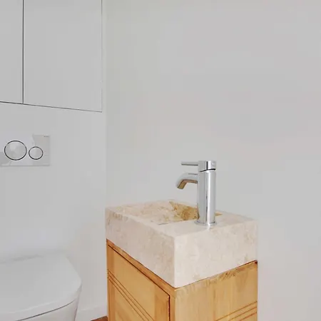 Spacious - 2br- 6p - Grandes-carrieres 아파트 *