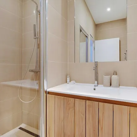 Spacious - 2br- 6p - Grandes-carrieres * 파리