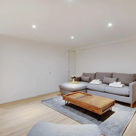 Spacious - 2br- 6p - Grandes-carrieres 아파트